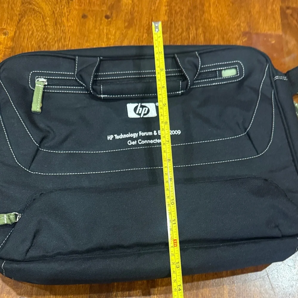 HP Technology Forum & Expo 2009 “Get Connected” Black Laptop Messenger Bag